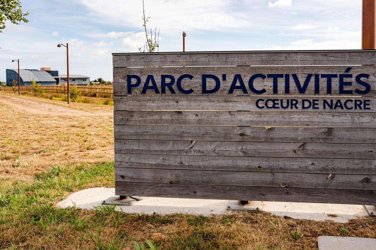 Commerce à DOUVRES-LA-DELIVRANDE