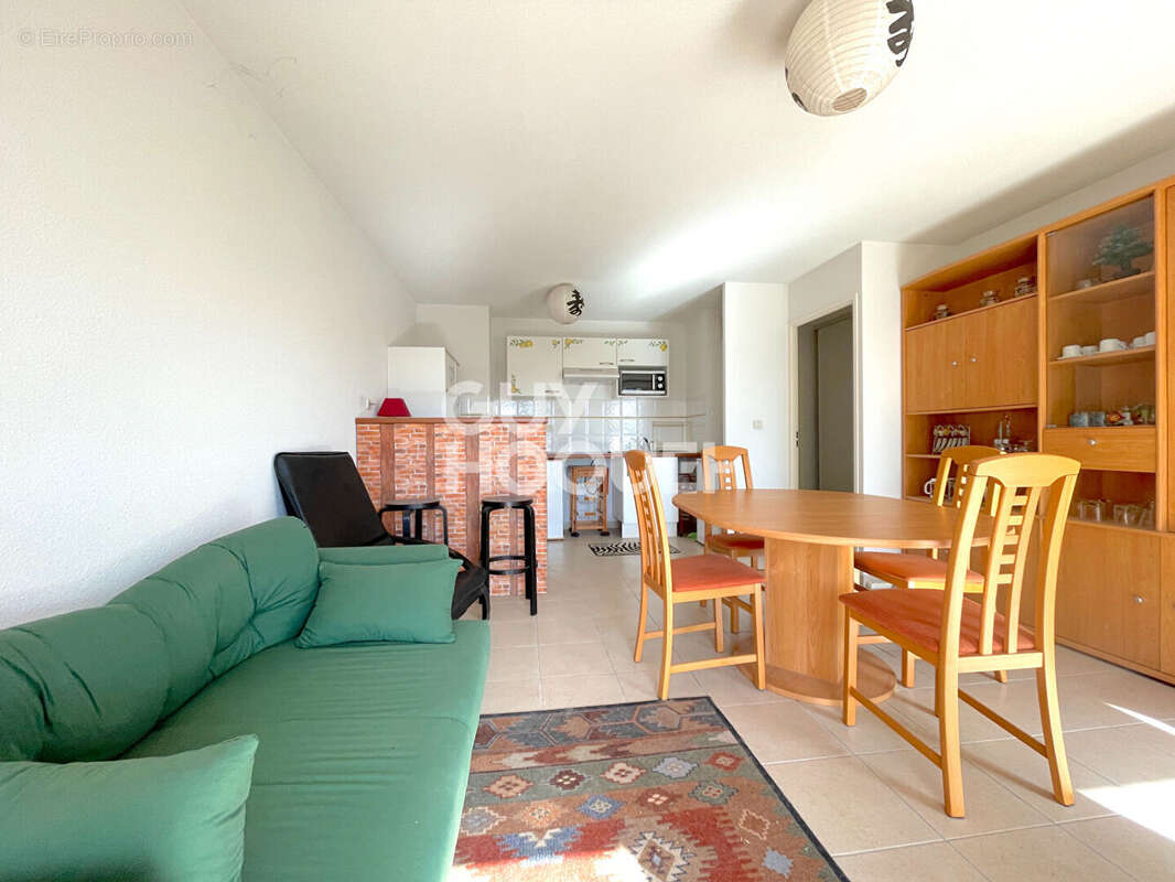 Appartement à BEAUZELLE