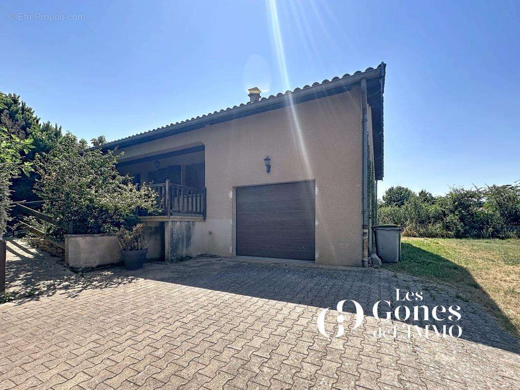 Brindas - Maison T4  de Plain pied - 960 m2 de terrain - gar - photo 14