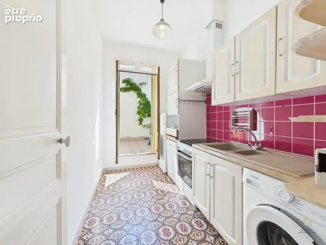 Maison de ville 115 m²  2 garages  terrasse & cour  fort potentiel - photo 3
