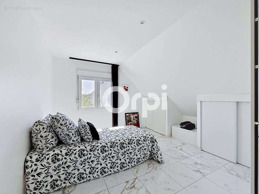 À vendre - Maison Familiale de 253m² avec appartement indépendant - 618 000€ FAI - photo 23