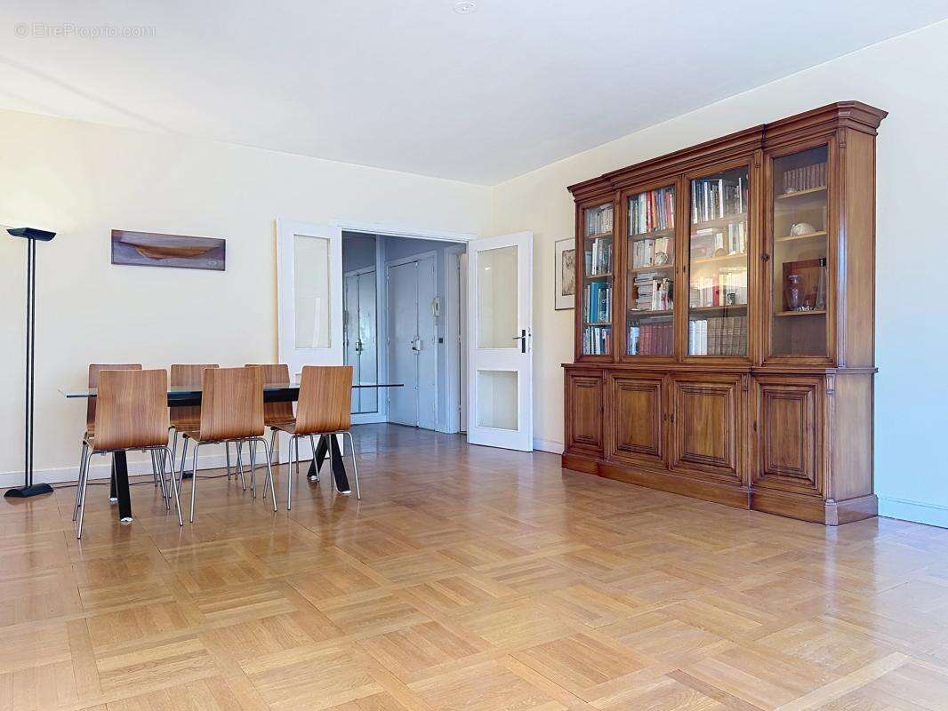 Appartement à GARCHES