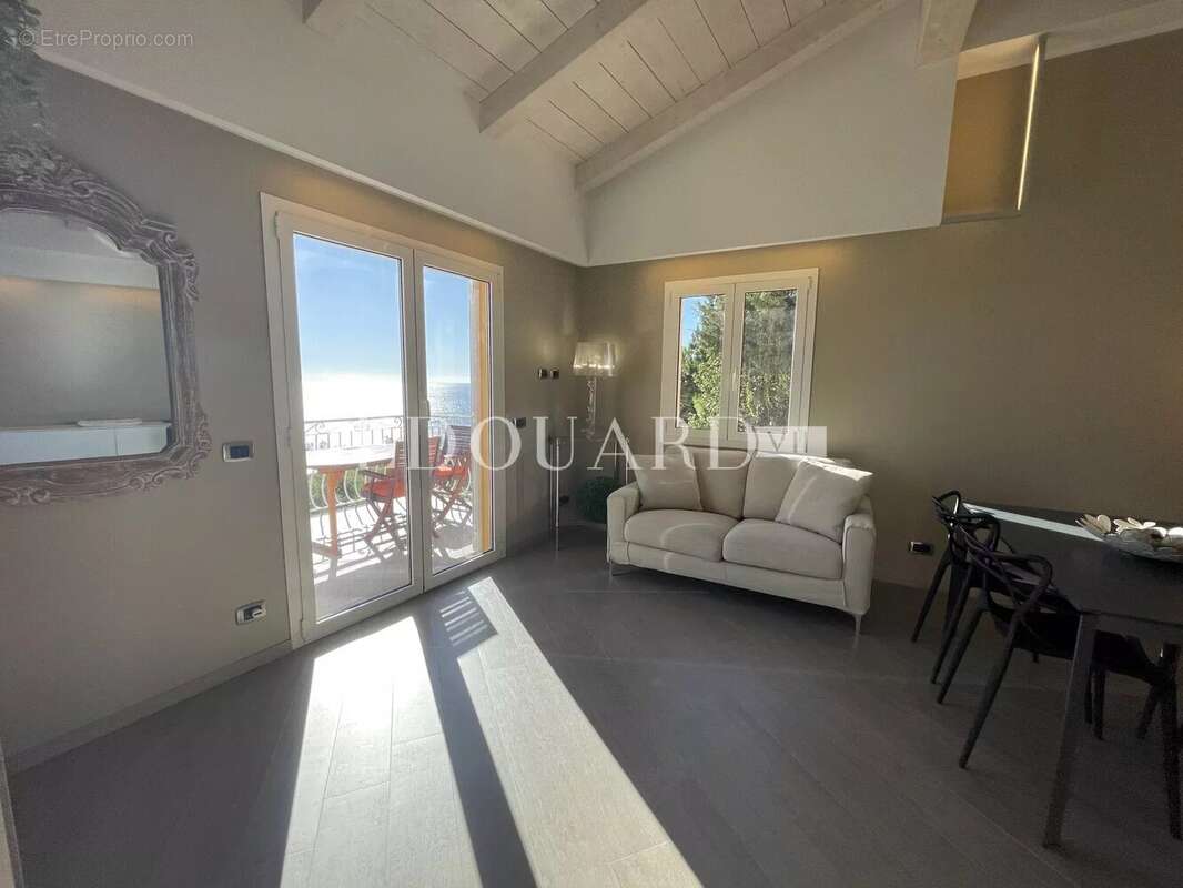 Appartement à ROQUEBRUNE-CAP-MARTIN
