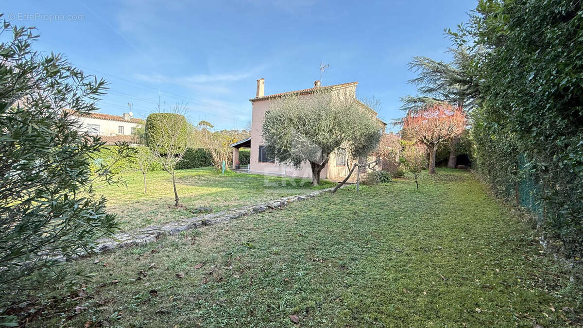Maison à MOUGINS