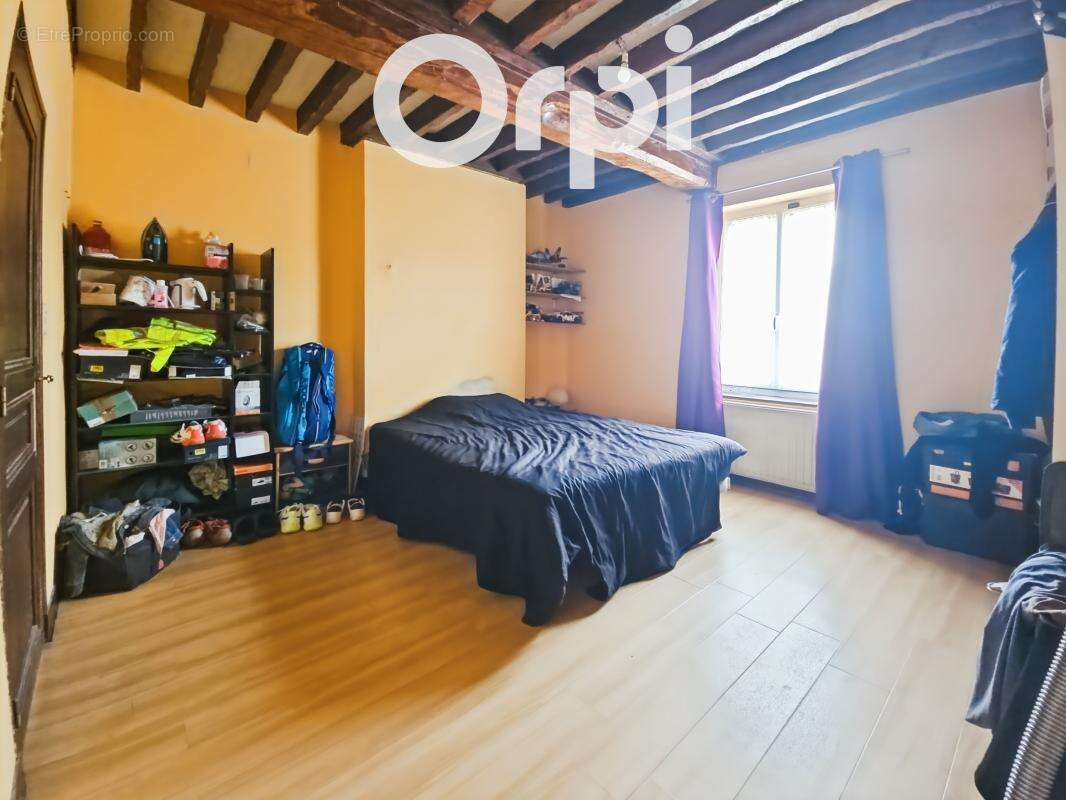 LONGERE ANCIENNE - 3/4 Chambres - Terrain 1100 m² - Double garage - photo 9
