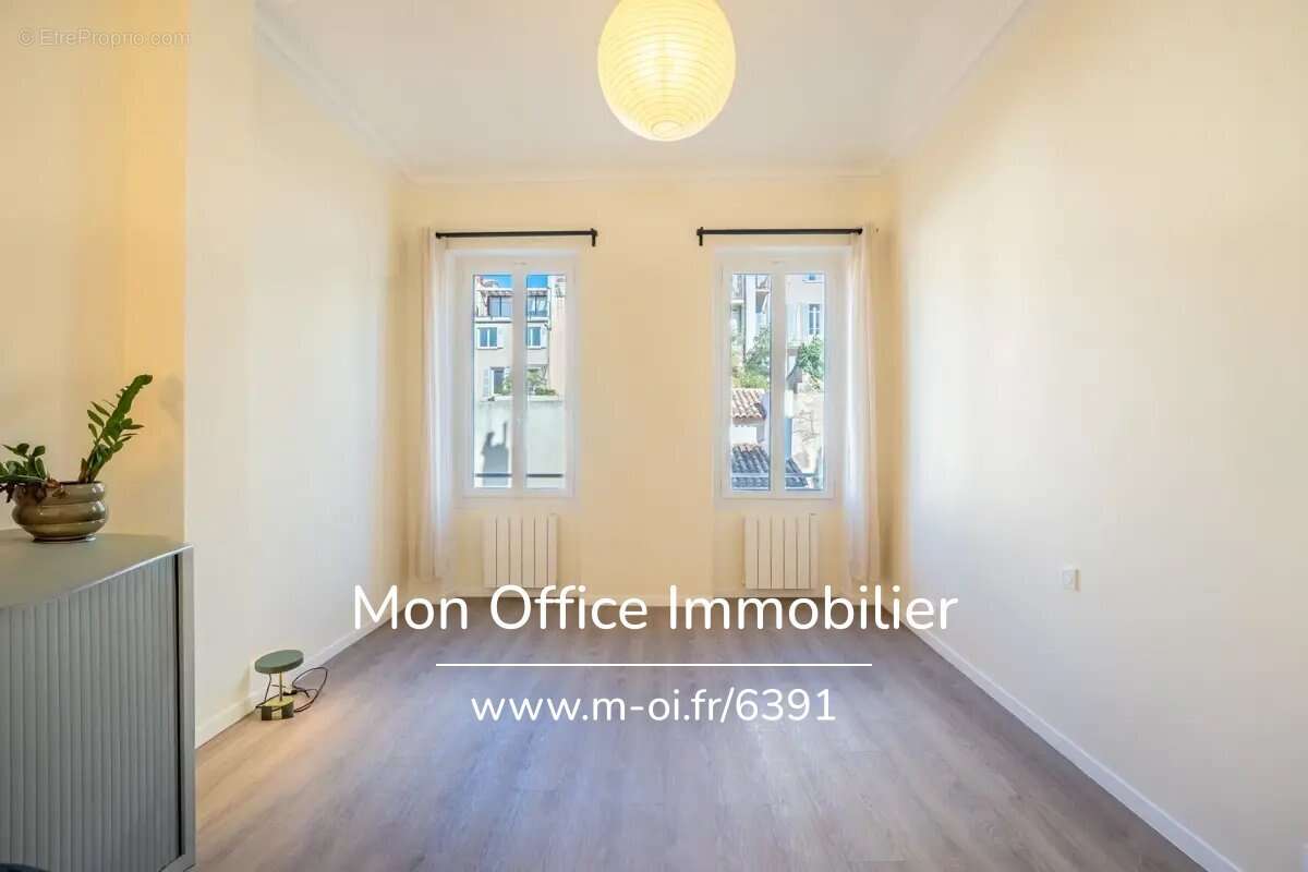 Appartement à MARSEILLE-1E