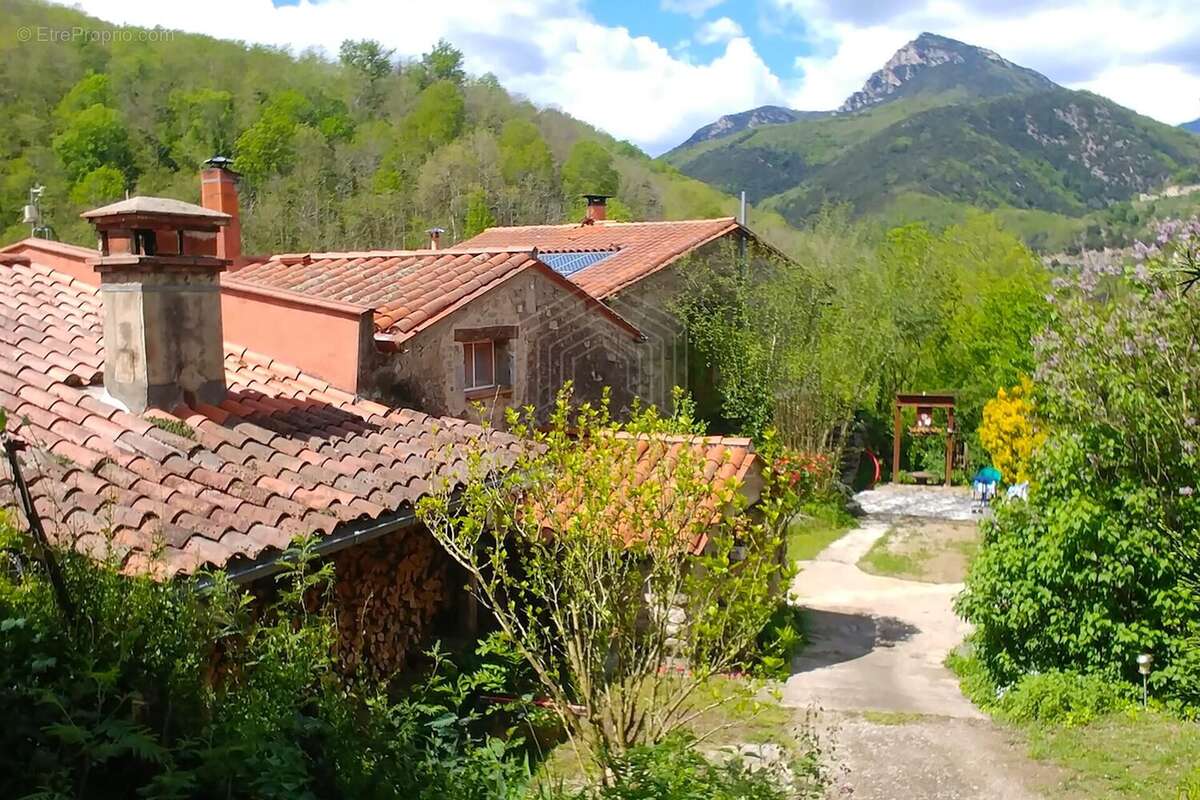 Maison à SAINT-LAURENT-DE-CERDANS