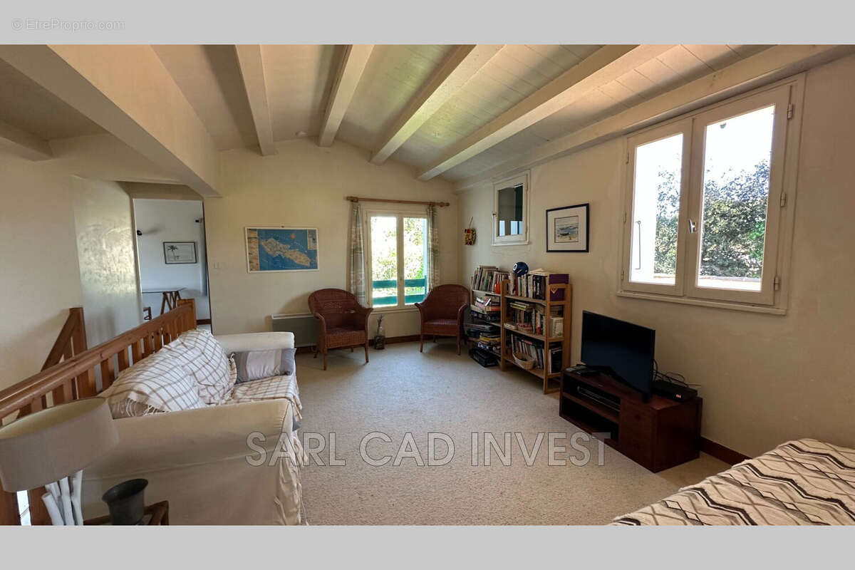 Maison 180 m² à La Couarde-Sur-Mer  - photo 5