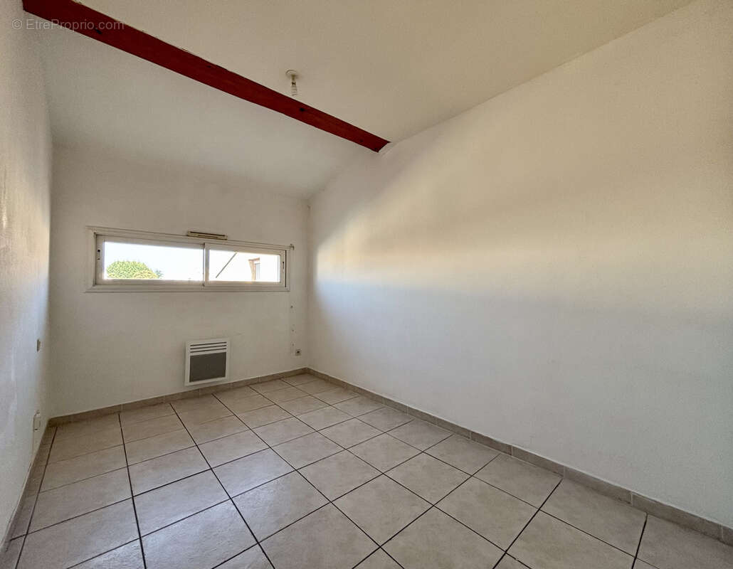 À vendre   t3 duplex de 56 m2 avec parking privatif   saint-assiscle - photo 4