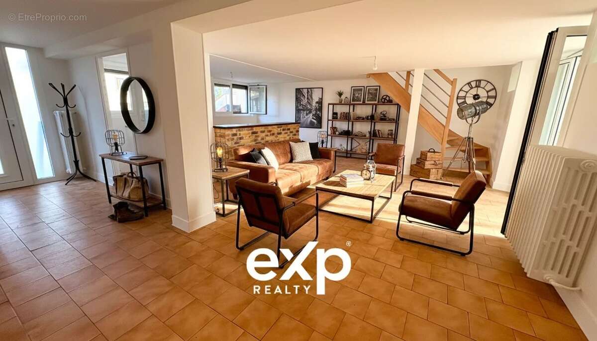 Maison à BUSSY-SAINT-GEORGES