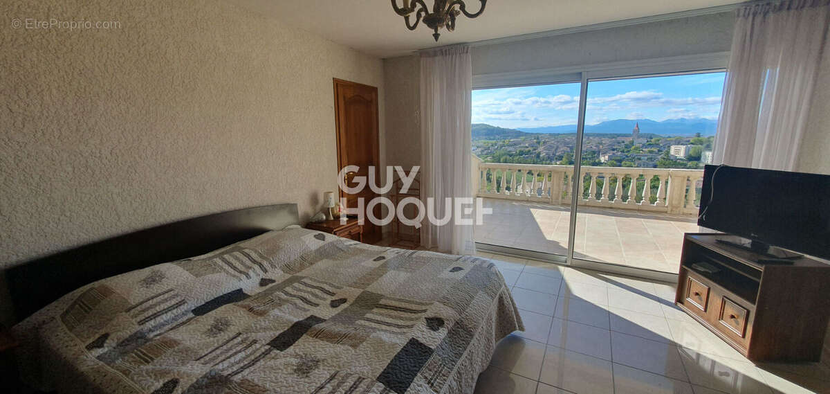 Maison à VILLENEUVE-DE-BERG