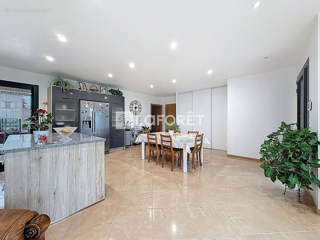 Maison à SAINT-JULIEN-SUR-VEYLE