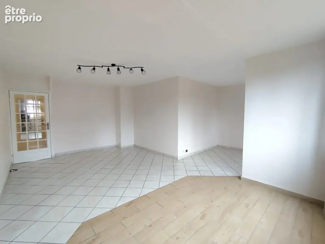 Appartement au calme et très lumineux, garage et cave - photo 2
