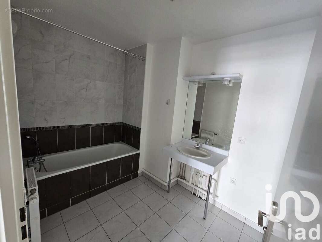 Photo 7 - Appartement à LIEUSAINT