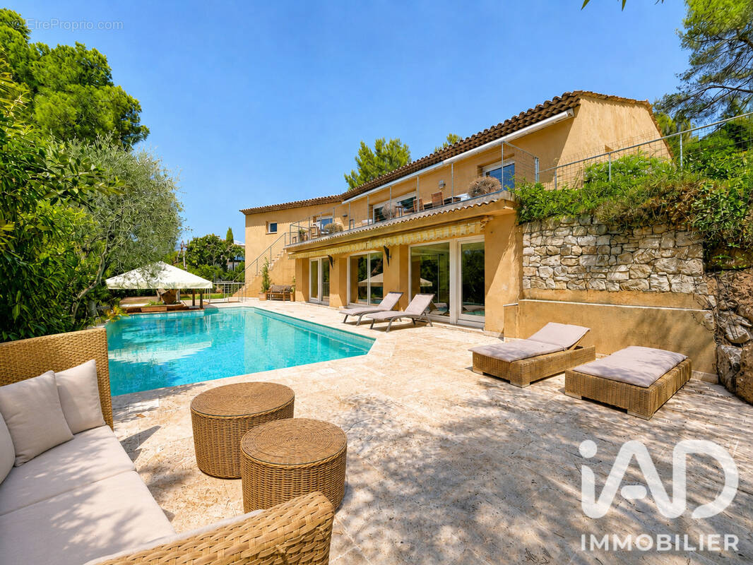 Photo 1 - Maison à ROQUEFORT-LES-PINS