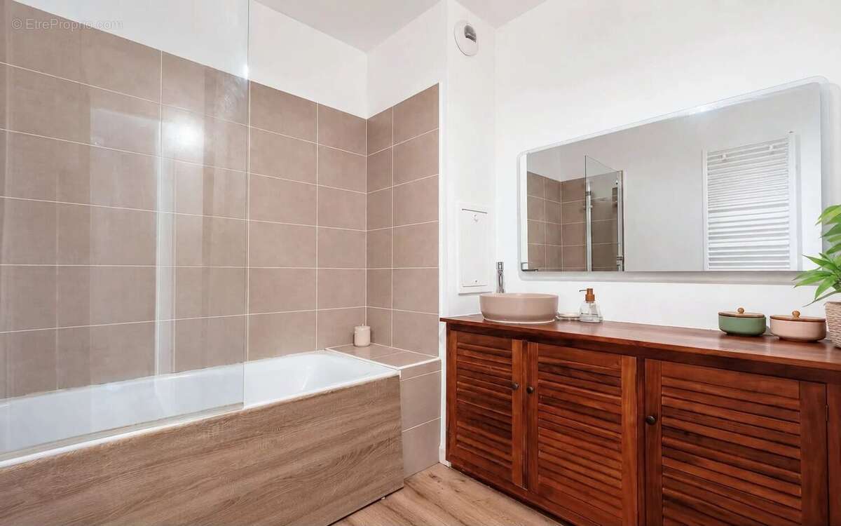 94200 ivry sur seine immeuble recent (2018) 3 pieces 63.42 m² avec un parking et une terrasse de 86 m² - photo 6