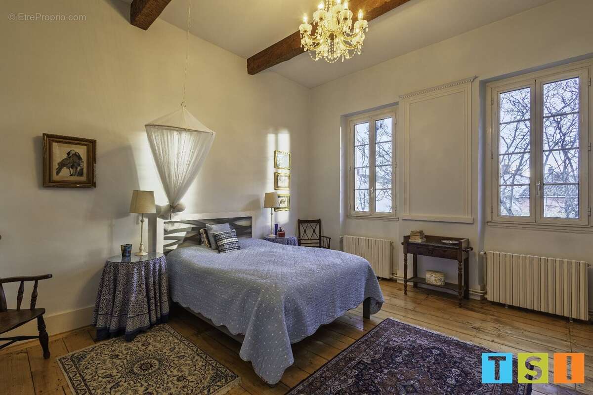 Maison à MONTESQUIEU-VOLVESTRE