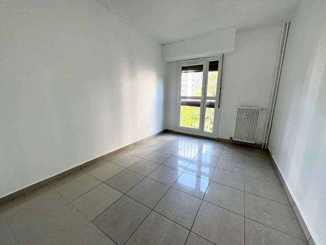 Appartement à LE PONT-DE-CLAIX