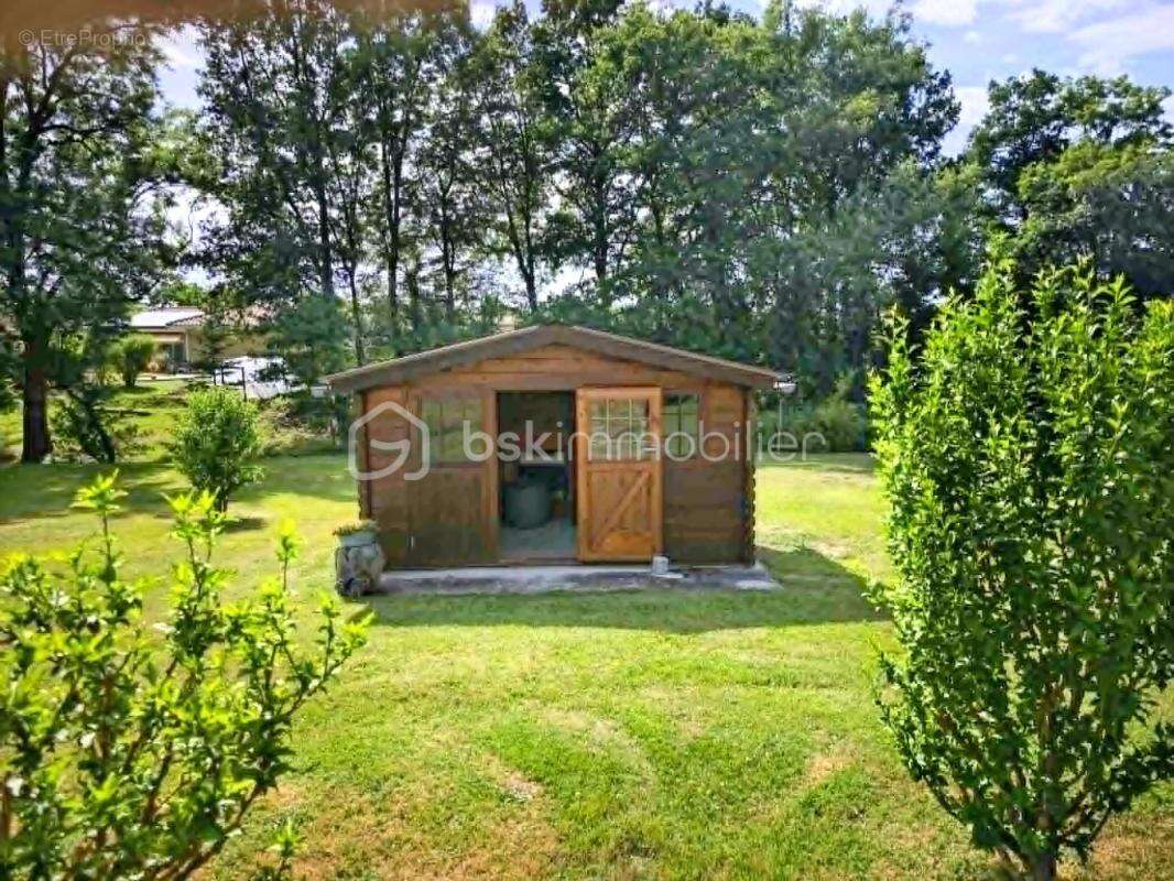 Maison familiale de 142 m² avec terrain arboré de 2 394 m², sous-sol complet et combles aménagés - photo 21
