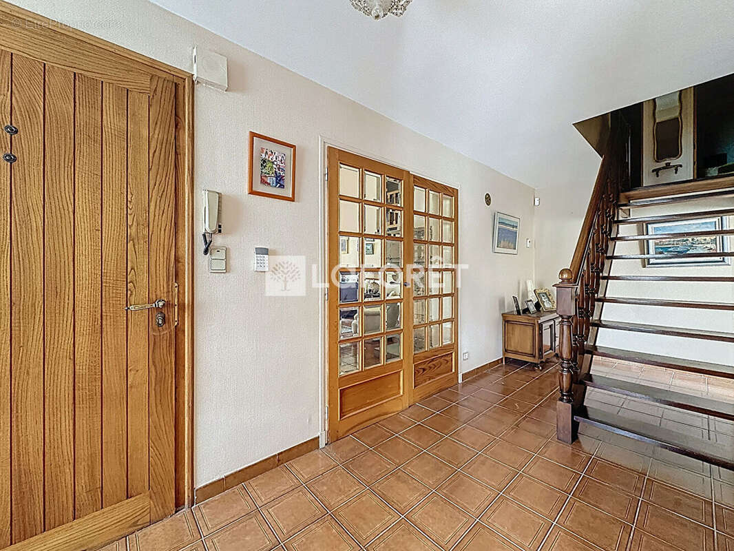 Villa 4 faces - photo 4