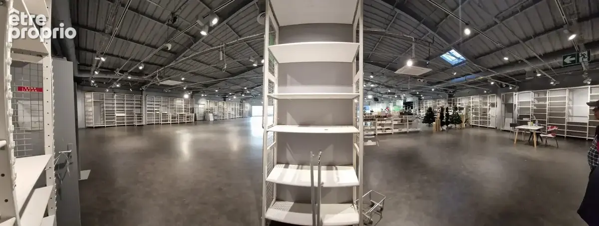 Commerce 740 m² à vendre à Vannes (56000) - photo 2