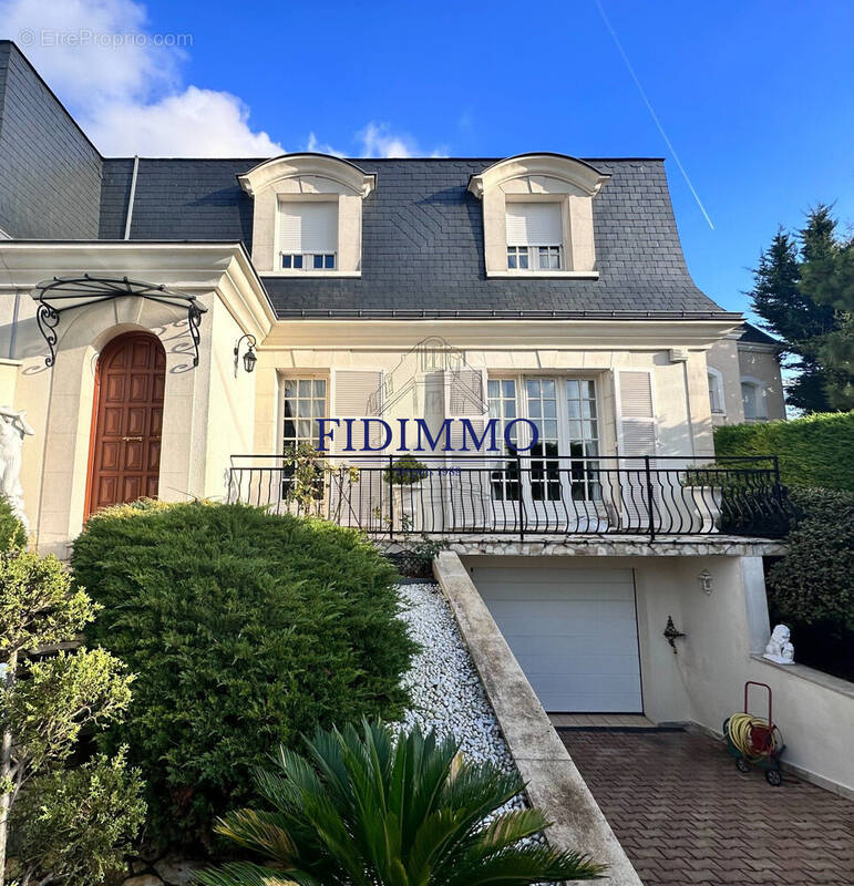 Maison à CHENNEVIERES-SUR-MARNE