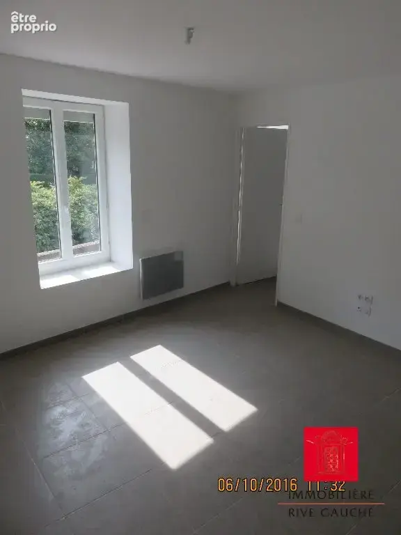 Appartement 65 m² à Saint-Clair-De-La-Tour  - photo 4