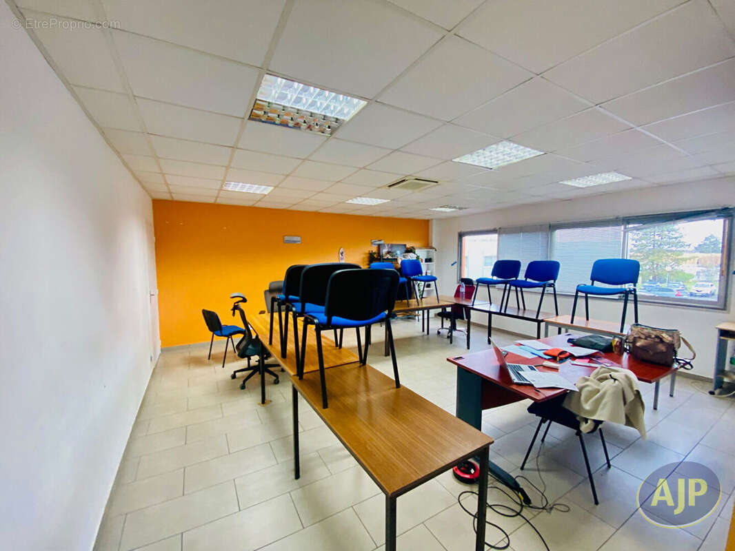 Commerce à LESPARRE-MEDOC