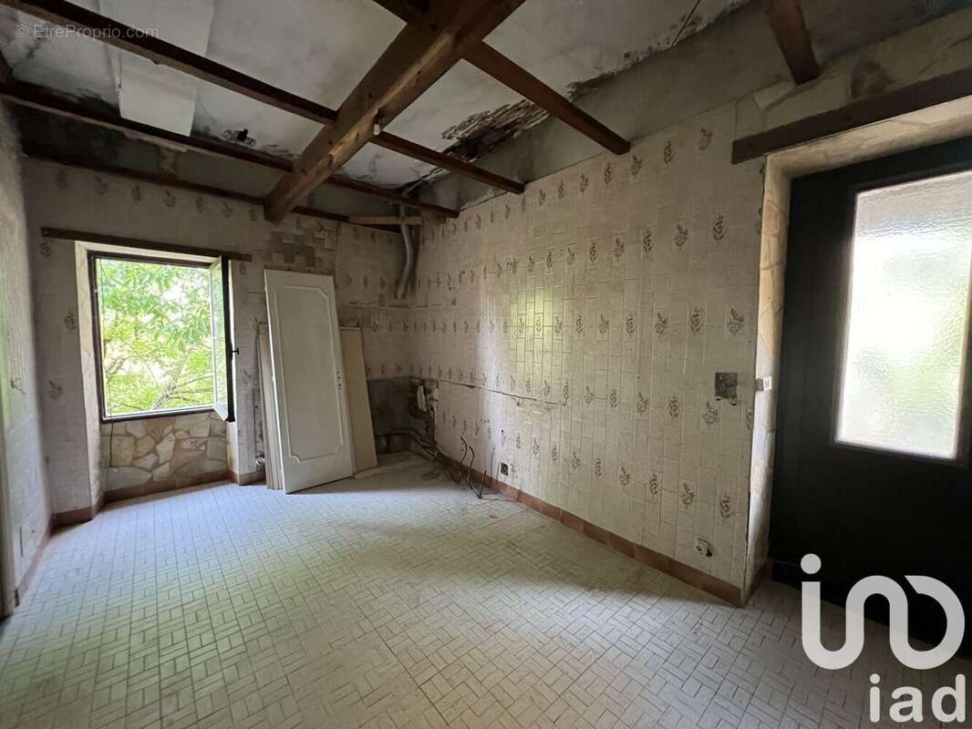 Maison 143 m² à Couze-Et-Saint-Front  - photo 9