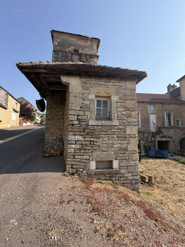 Ensemble immobilier à rénover - photo 2