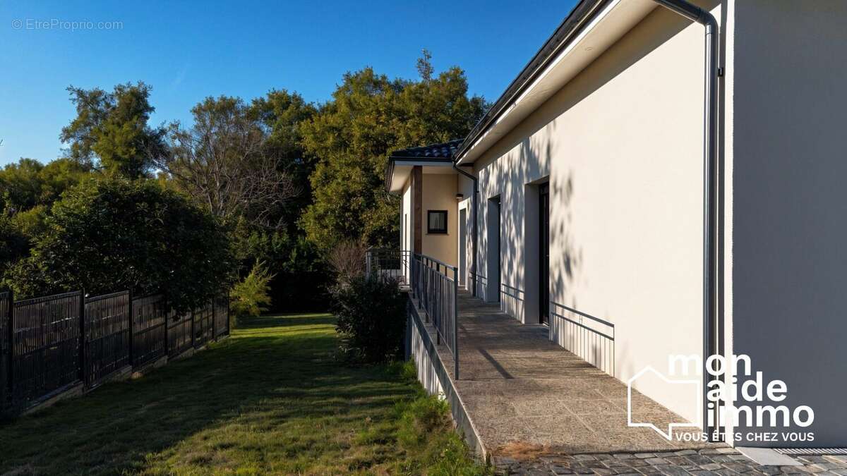 Maison à FARGUES-SAINT-HILAIRE