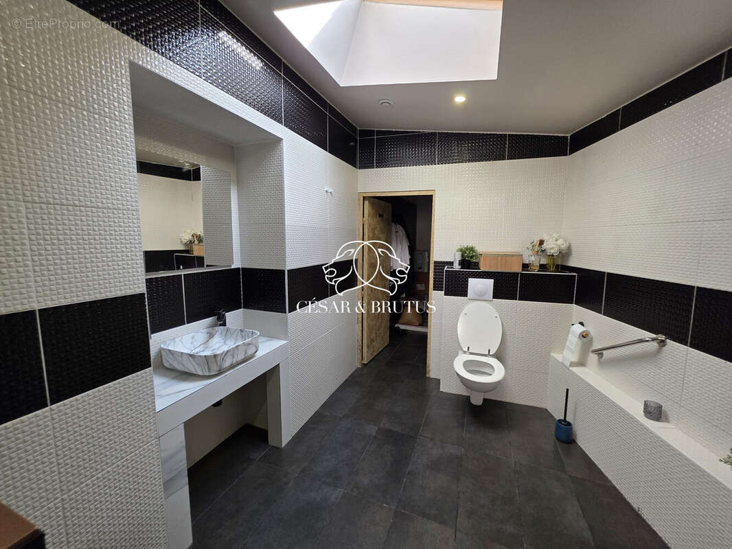 Autre à CHASSE-SUR-RHONE