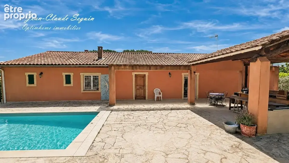 MERINDOL (84)  Maison de plain pied : 168 m² habitables / 2 gîtes / terrain de 870 m² / piscine - photo 2