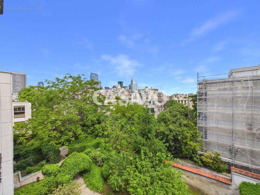 Appartement à NEUILLY-SUR-SEINE