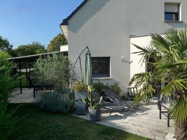 Maison à LA CHAPELLE-CHAUSSEE