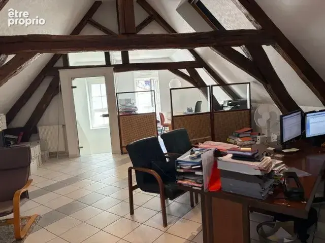 À SAISIR : Immeuble alliant beaux volumes et diverses possibilités d'aménagement ! - photo 5