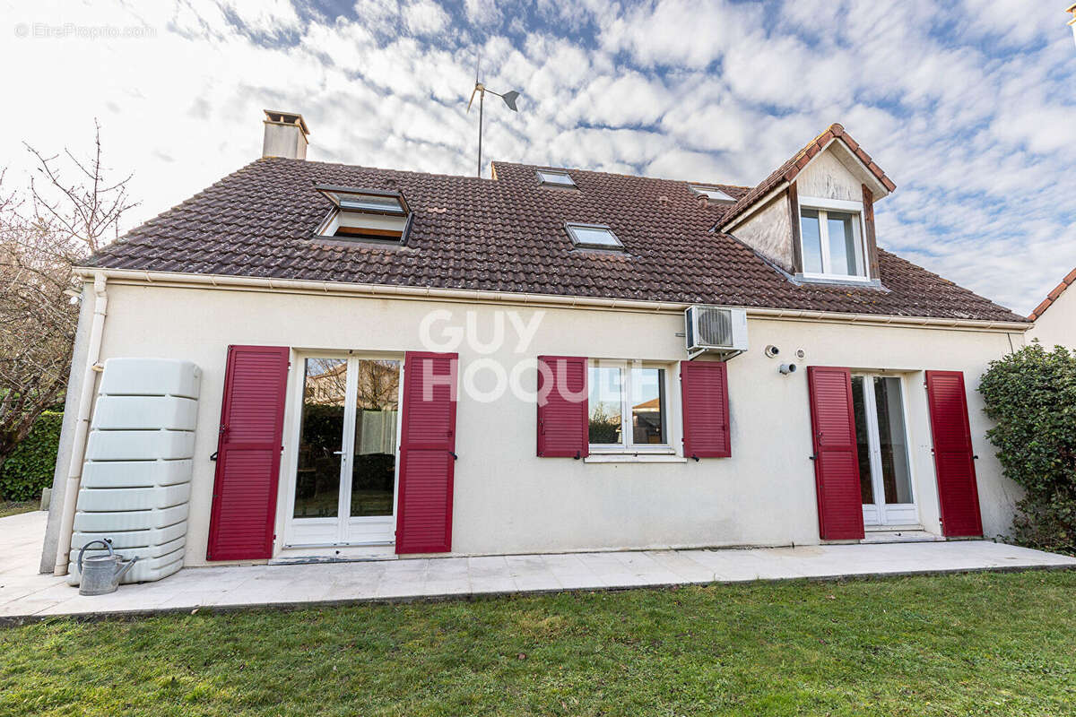 Maison à SAINT-PIERRE-DU-PERRAY