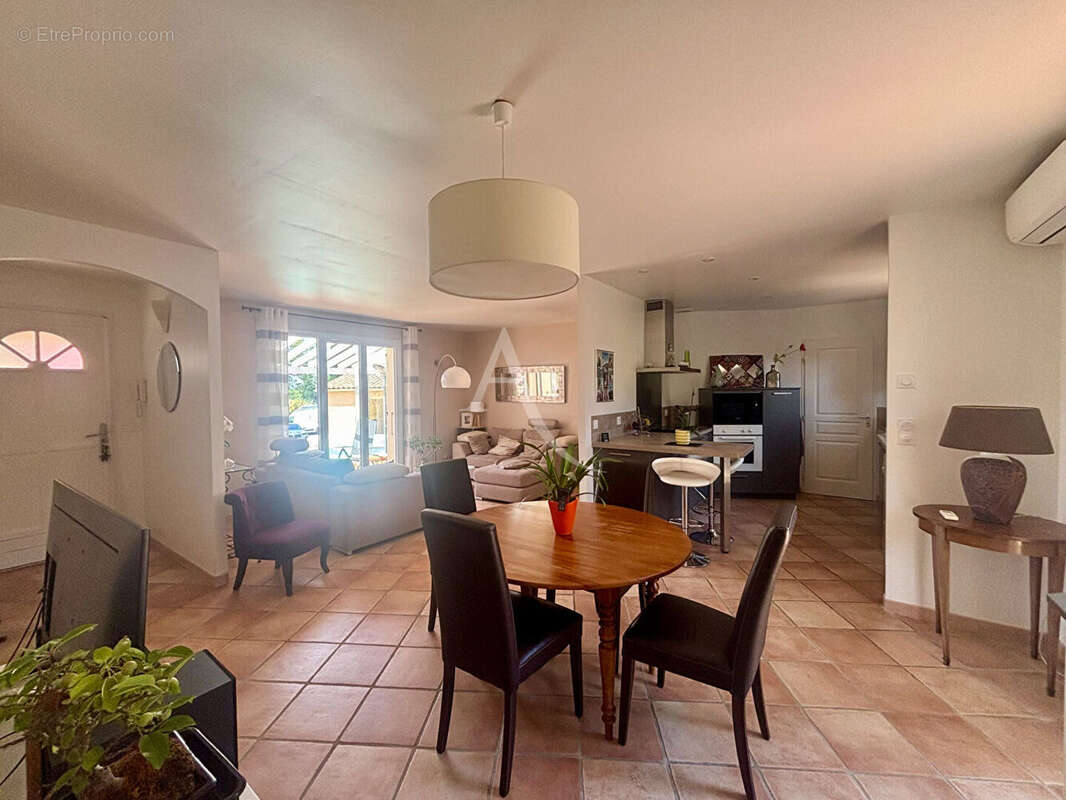 PALAJA ? Maison de plain-pied avec piscine, jardin et vue dégagée sur le clocher - photo 12