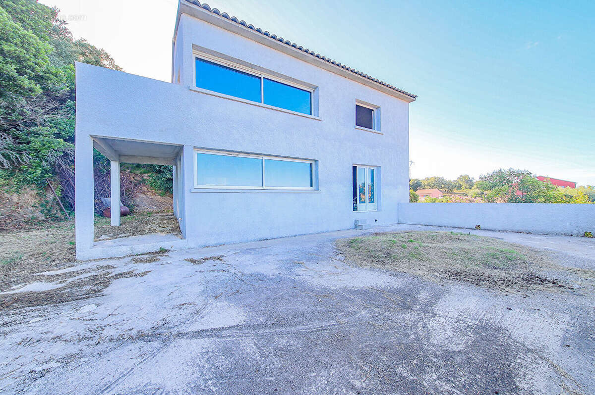 Maison à BORGO