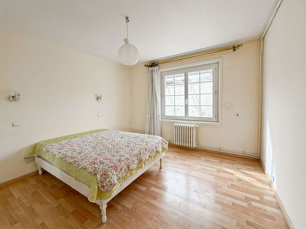Maison à VILLENAVE-D'ORNON