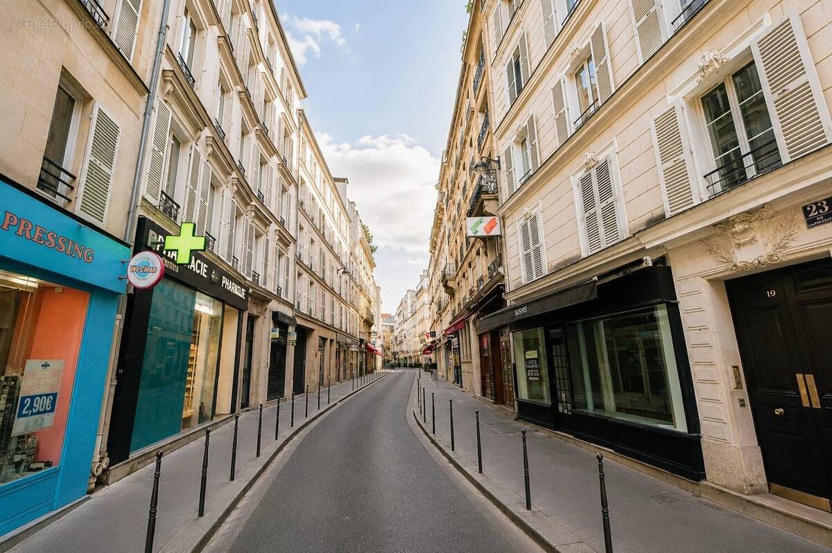 Appartement à PARIS-17E