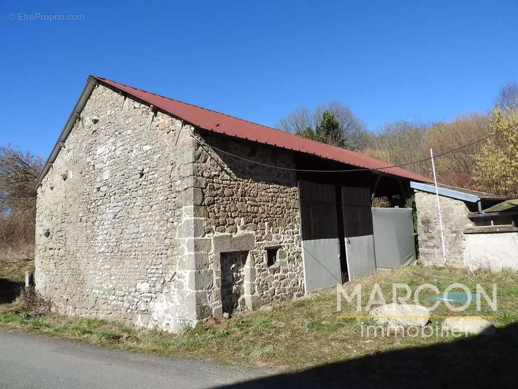 Maison à SAINT-SULPICE-LES-CHAMPS