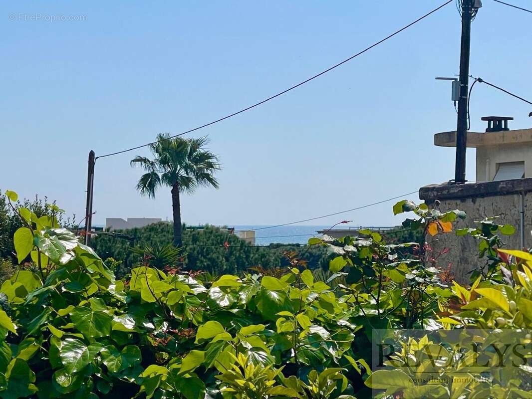 Appartement à SAINT-LAURENT-DU-VAR