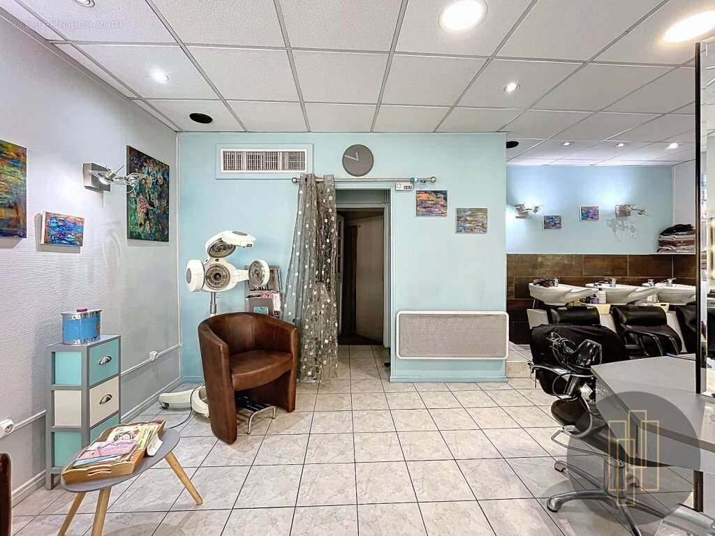 Commerce à VILLEFRANCHE-SUR-SAONE