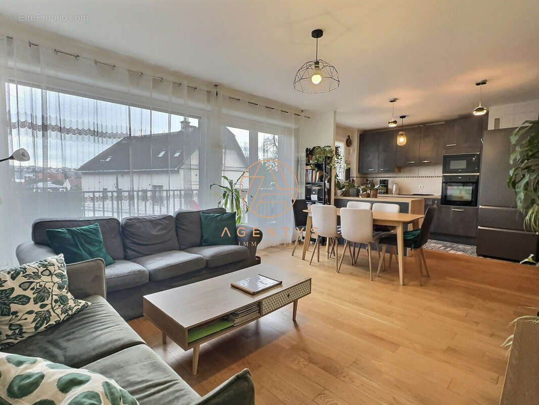 Appartement à SAINT-MAUR-DES-FOSSES