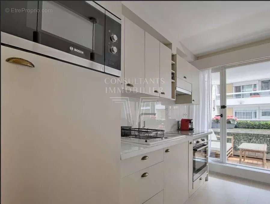Appartement à PARIS-7E