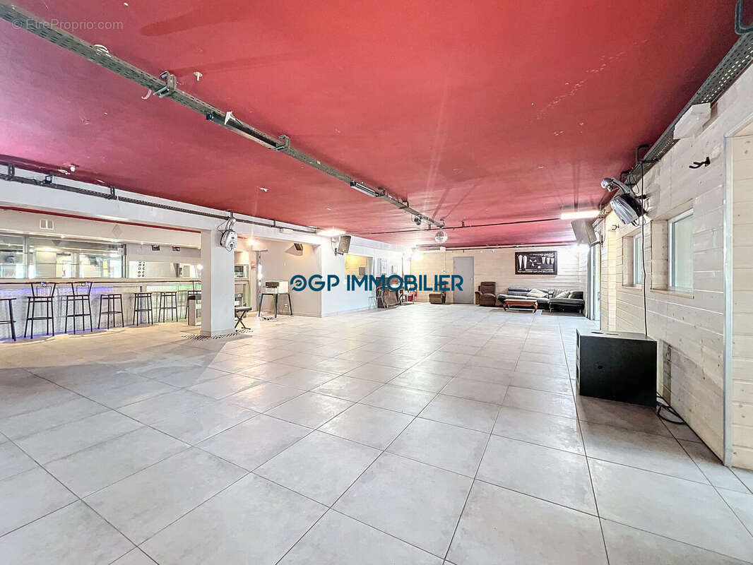 Commerce à BUZET-SUR-TARN