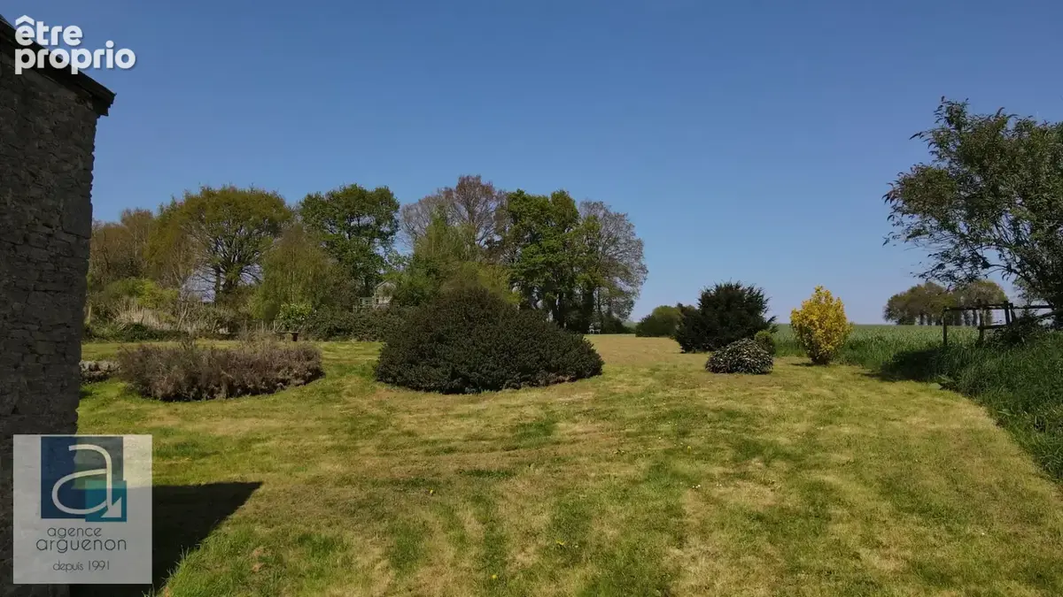 EXCLUSIVITÉ : PLUMAUDAN - Charmante maison de caractère de 3 chambres sur vaste jardin, - photo 5