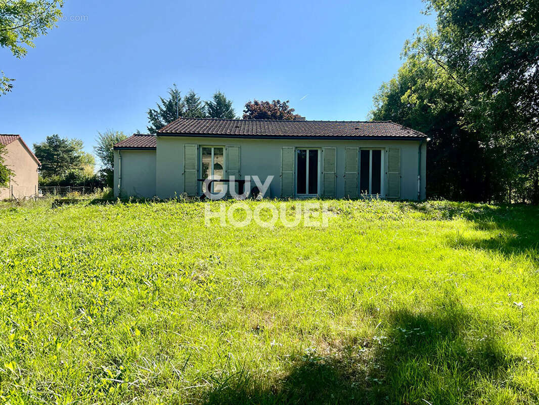 Maison à ESPINASSE-VOZELLE