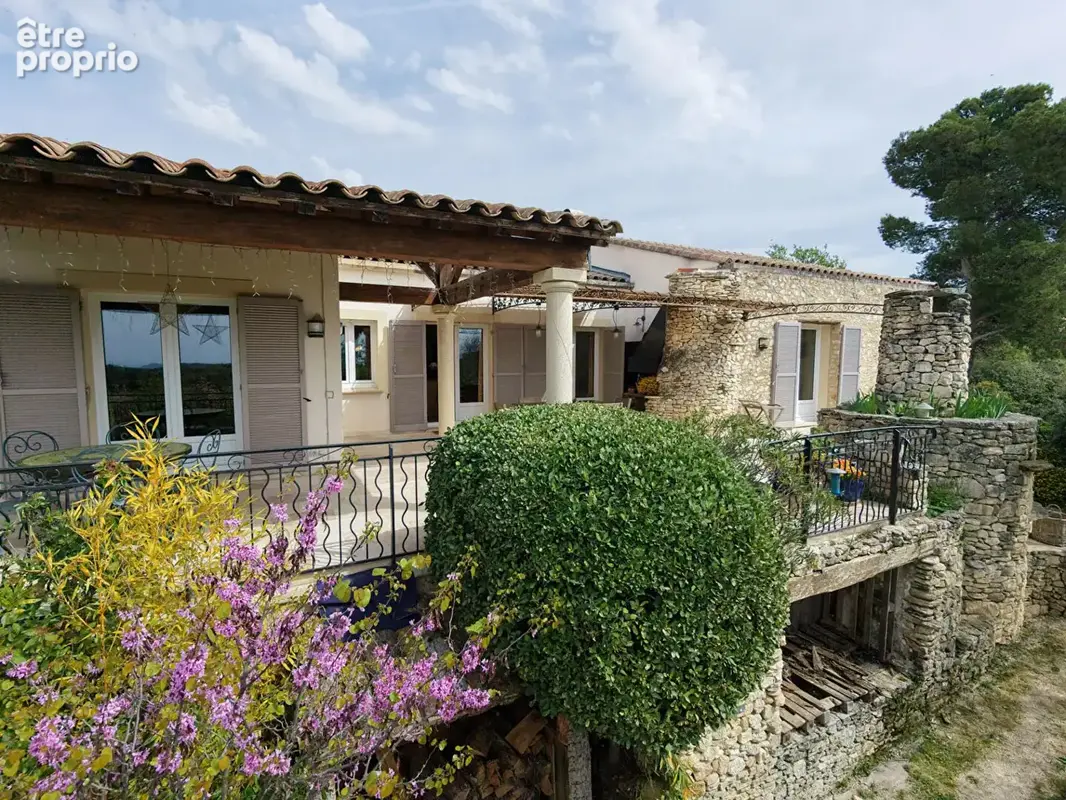 Venasque ? maison de caractère 206 m² avec vue panoramique, 4 chambres, garage double et potentiel studio - photo 13